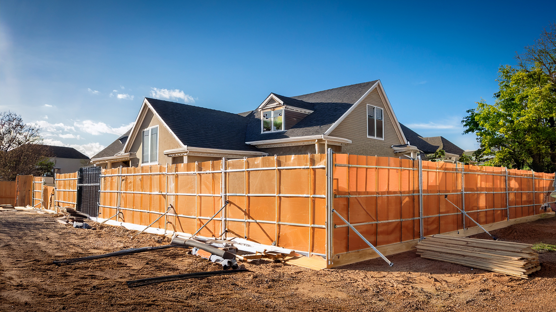 nero-calgary-construction-services-fence